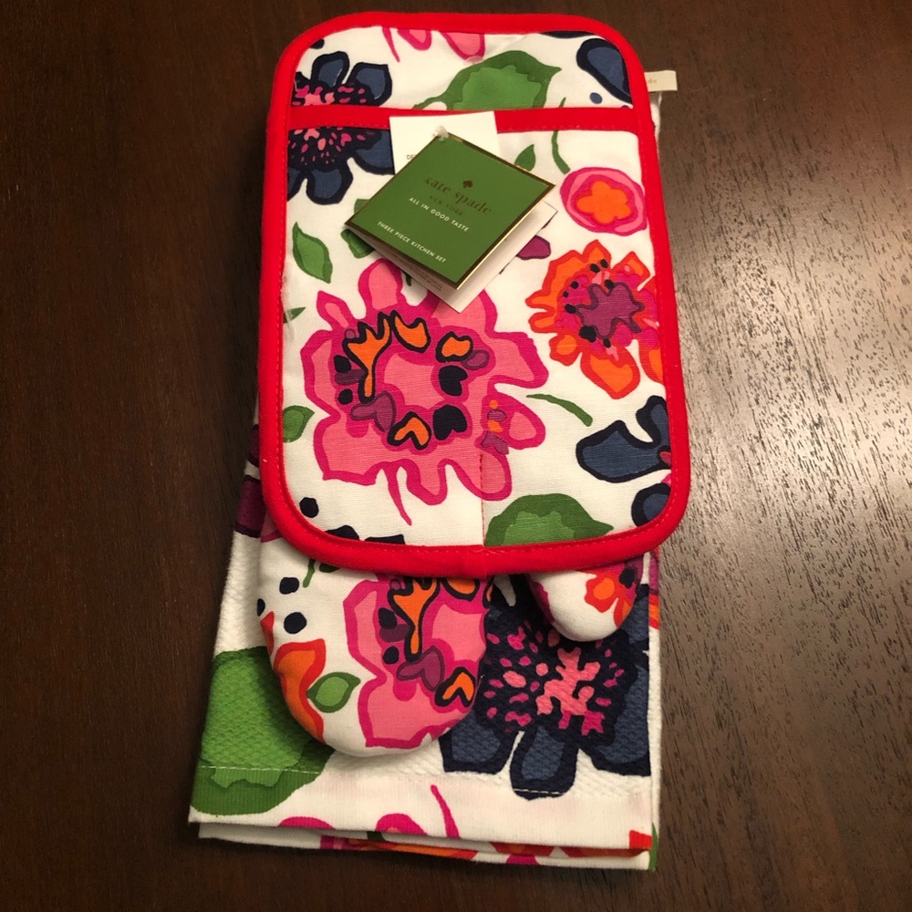 Kate Spade NWT 3 pc set Hot Pad/Oven Mitt/Towel